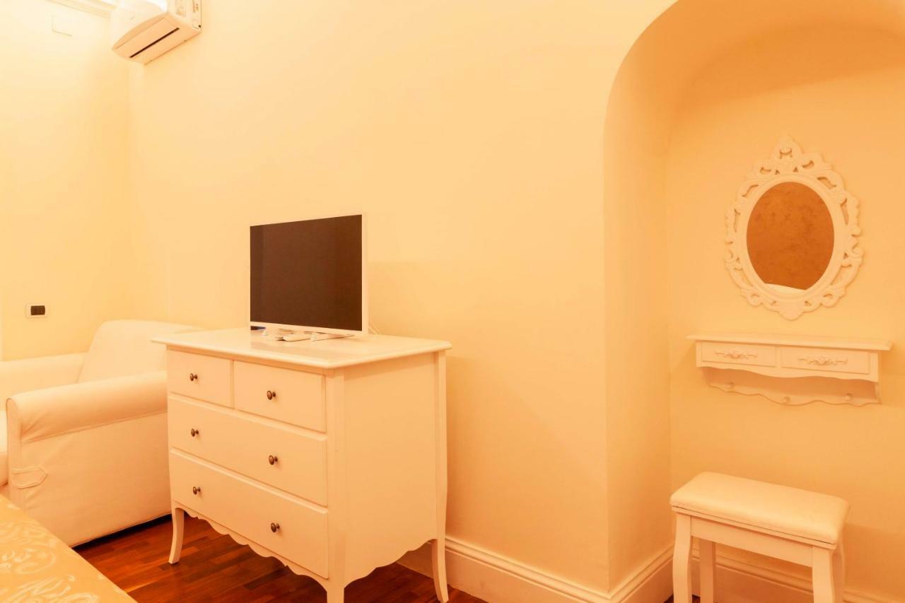 Sant'Arpino 26 - Elegant Flats In Naples Apartment ภายนอก รูปภาพ
